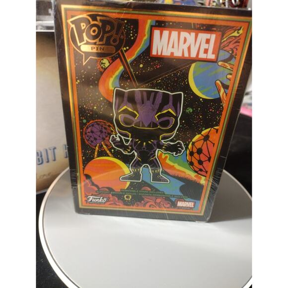 Funko POP! Pin Marvel Black Panther Enamel Pin Target SE New - Picture 2 of 2